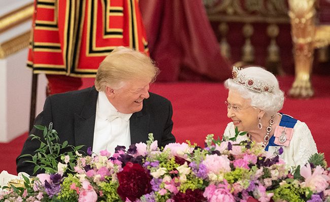donald-trump-and-the-queen-at-state-banquet