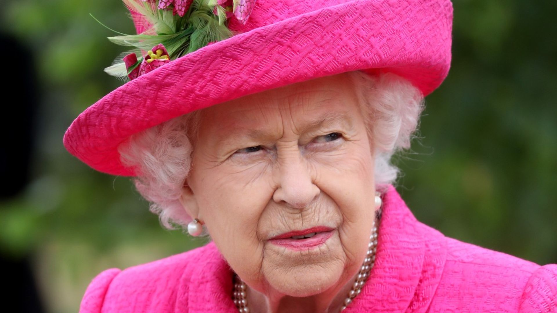 Buckingham Palace intruder breaks in while the Queen sleeps – get the details