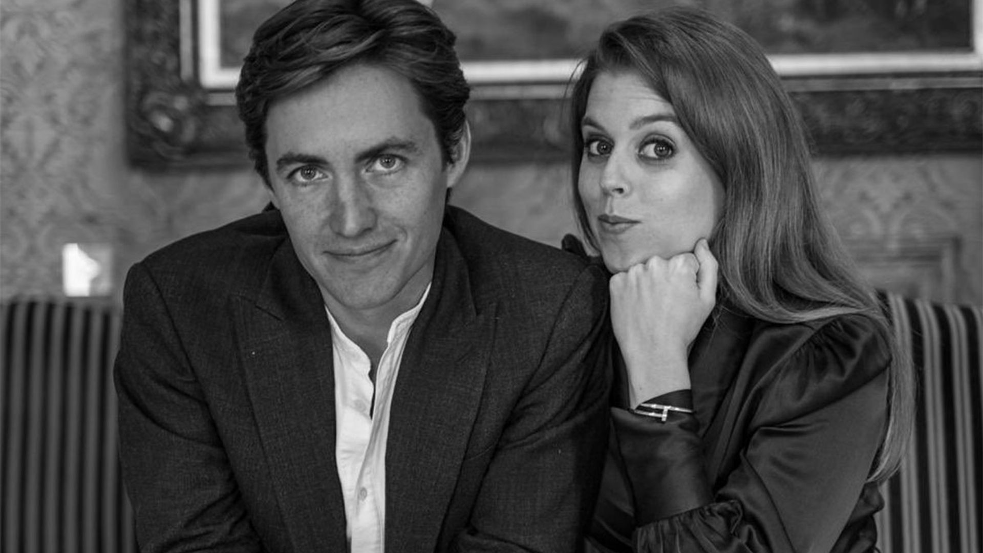 beatrice-and-edoardo-cheeky-engagement-picture