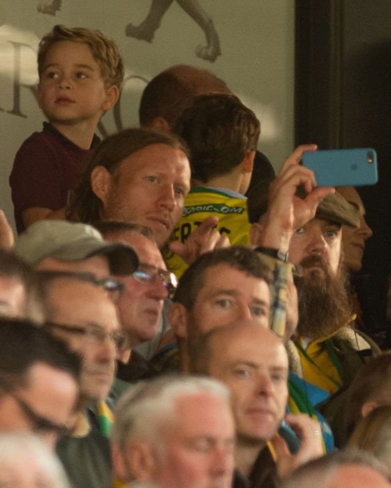prince-george-watching-the-match