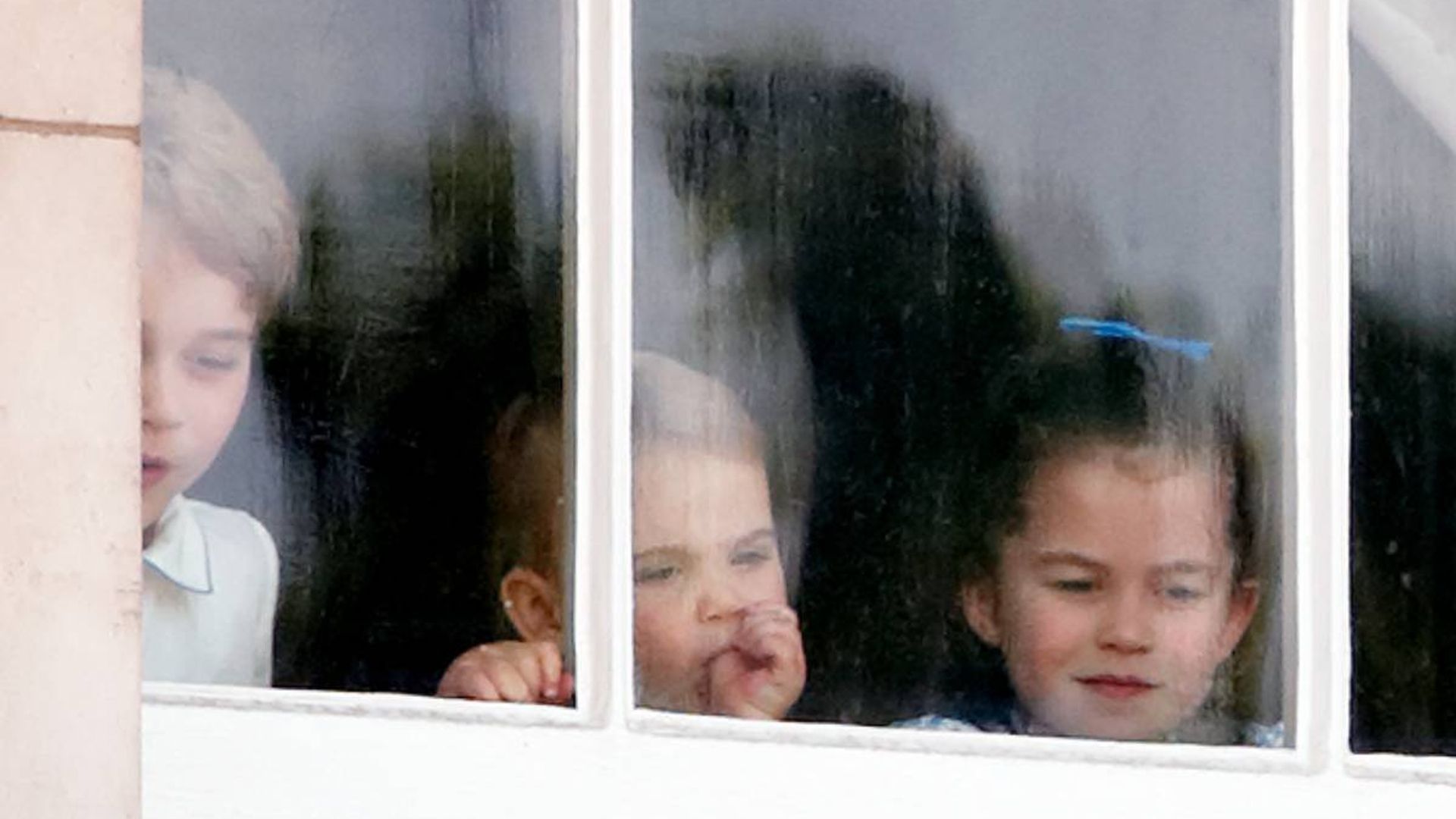 prince george princess charlotte prince louis buckingham palace window