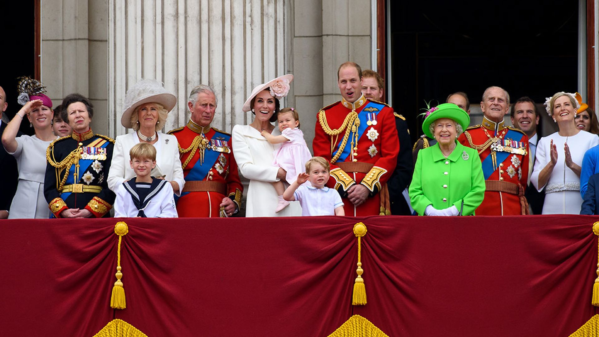 royal-family-pose-for-photo-