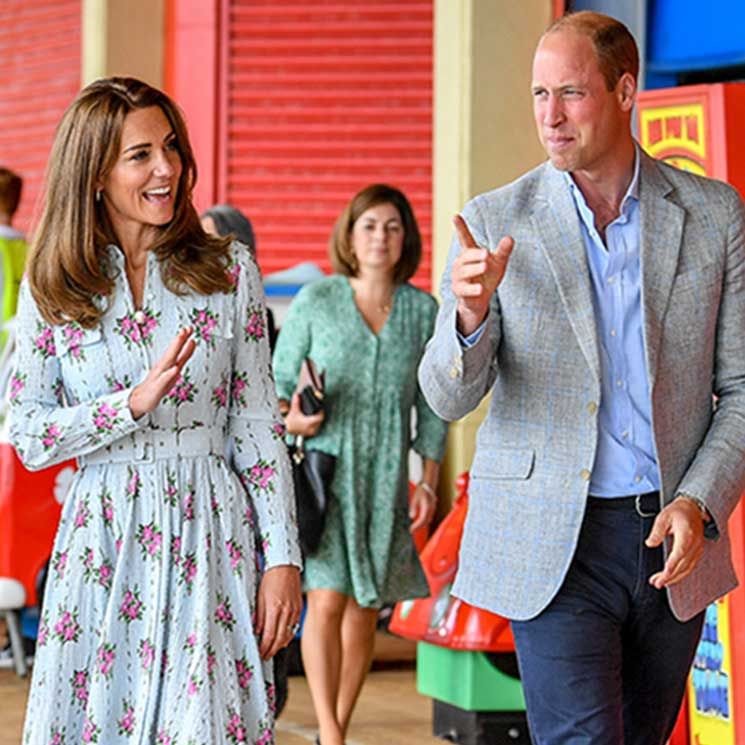 Prince William and Kate Middleton surprise locals on Barry Island in first joint engagement after lockdown – best photos