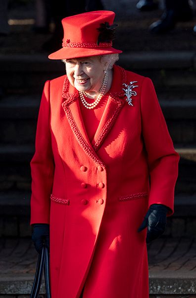 the-queen-in-red