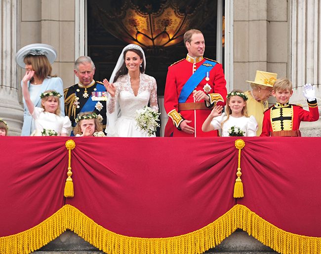 prince-william-and-kate-middleton-on-wedding-balcony