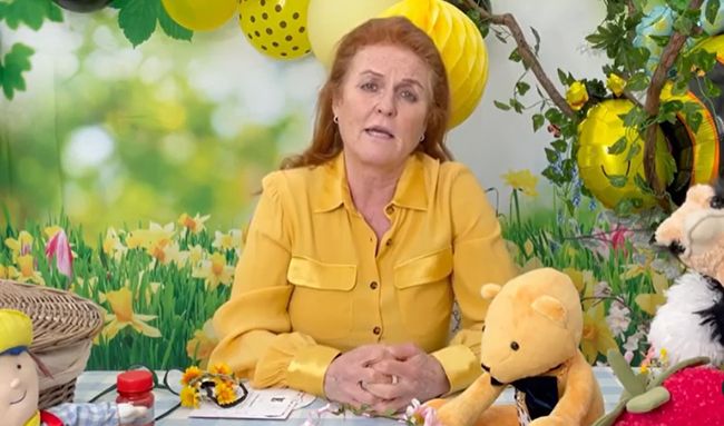 sarah-ferguson-yellow-storytime-with-fergie-and-friends