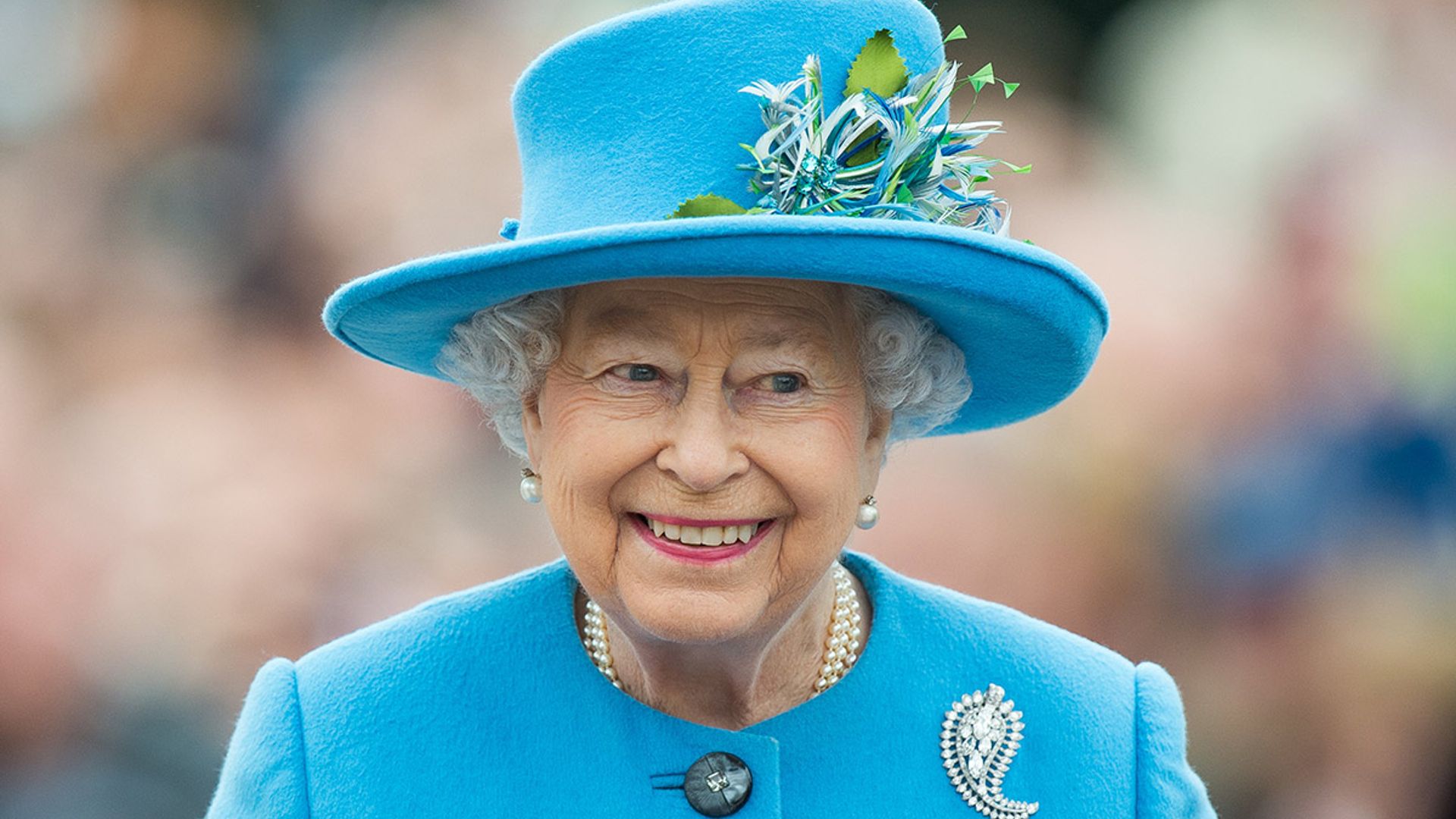 The Queen's real reason for inviting friend to Coronation Street set revealed