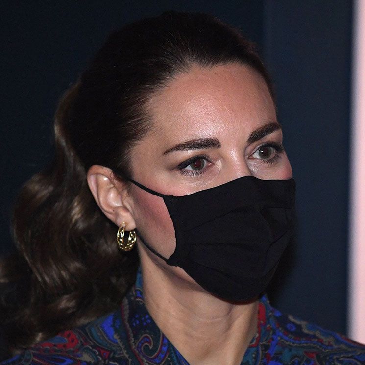 Kate Middleton wears face mask for visit to London's V&A museum - all the photos