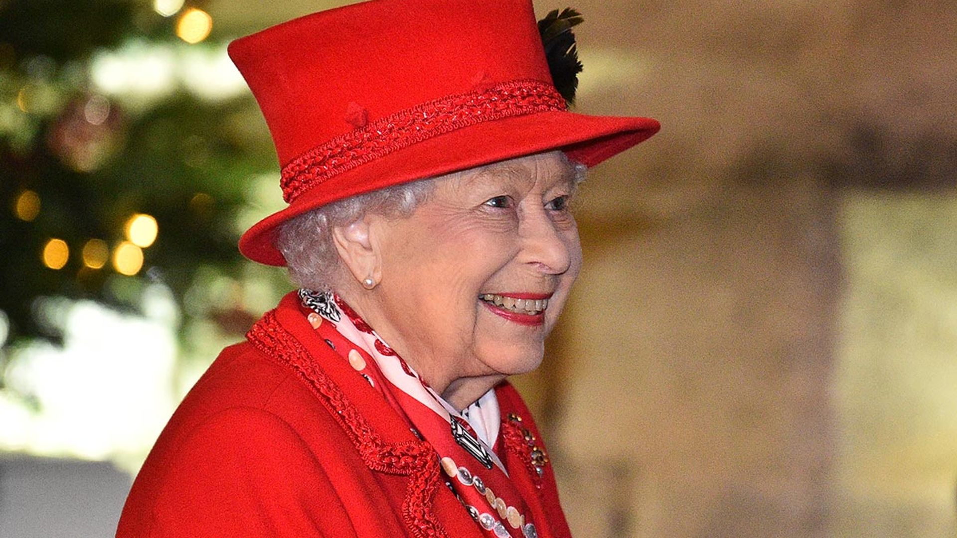 the-queen-in-red