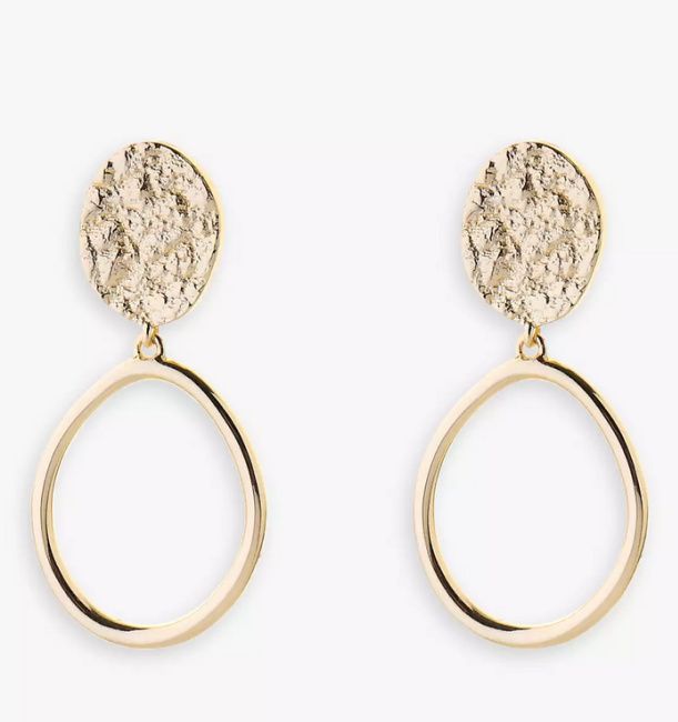kate-middleton-hoop-gold-door-knocker-hammered-earrings