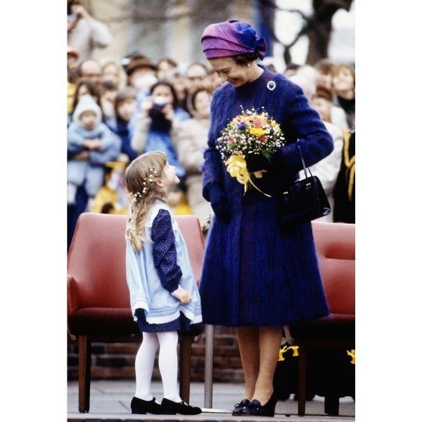 The Queen receiving flowers in Victoria in 1983