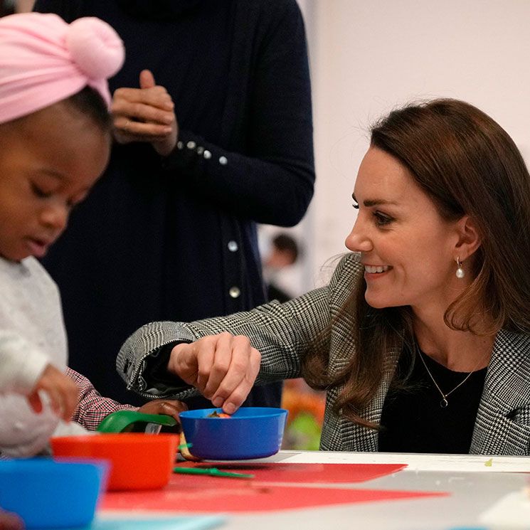 Kate Middleton joins families for cooking workshop at community support project - best photos