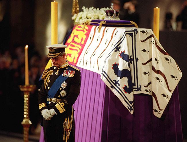 prince-charles-at-queen-mother-funeral