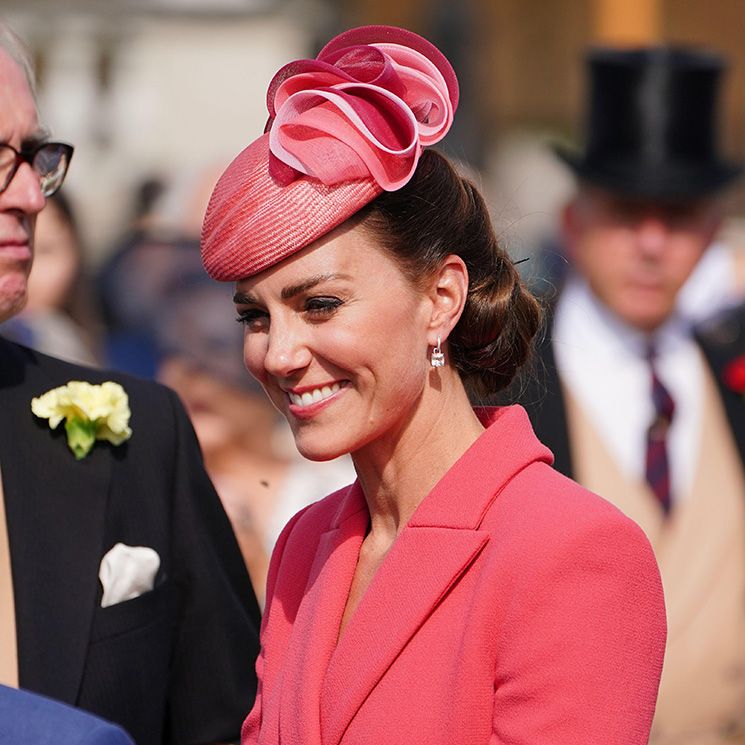 Kate Middleton has fun with Sophie Wessex at Buckingham Palace garden party  – LIVE UPDATES | HELLO!