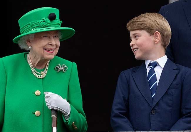 prince-george-with-queen