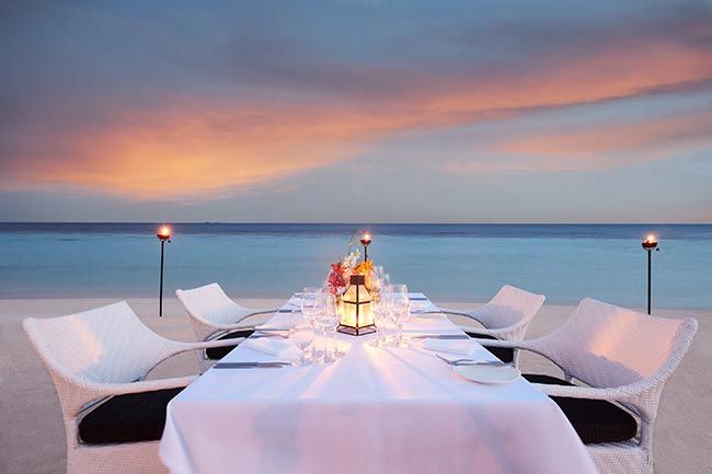 Amari-Havodda-Maldives-Beach-Dining