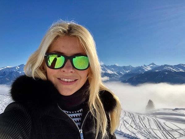 Holly Willoughby Net Worth, Lifestyle, Husband, Age, Family And More