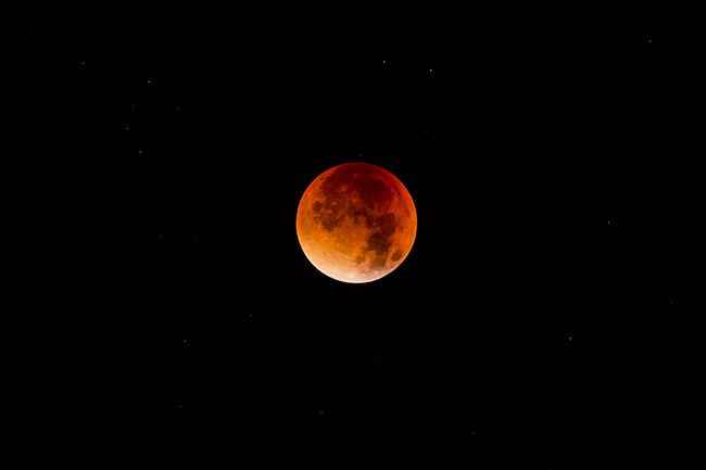 lunar-eclipse-blood-supermoon-2015