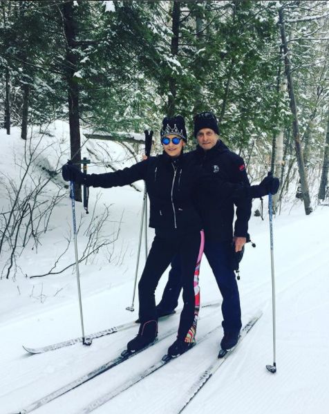 Catherine-Zeta-Jones-Michael-Douglas-skiing