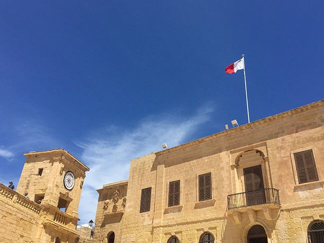 Citadel-on-Gozo-with-Maltese-flag