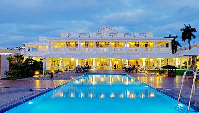 Grand-Pacific-Hotel-Suva-pool