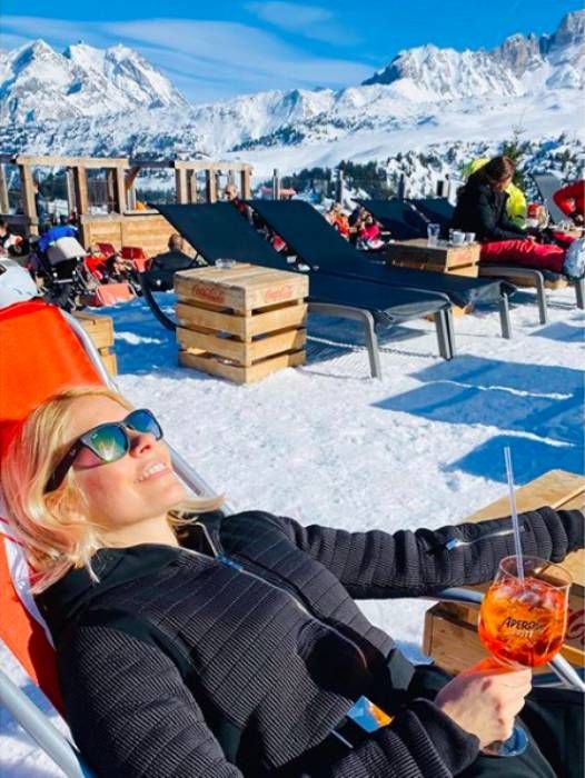 holly-willoughby-ski-holiday-family