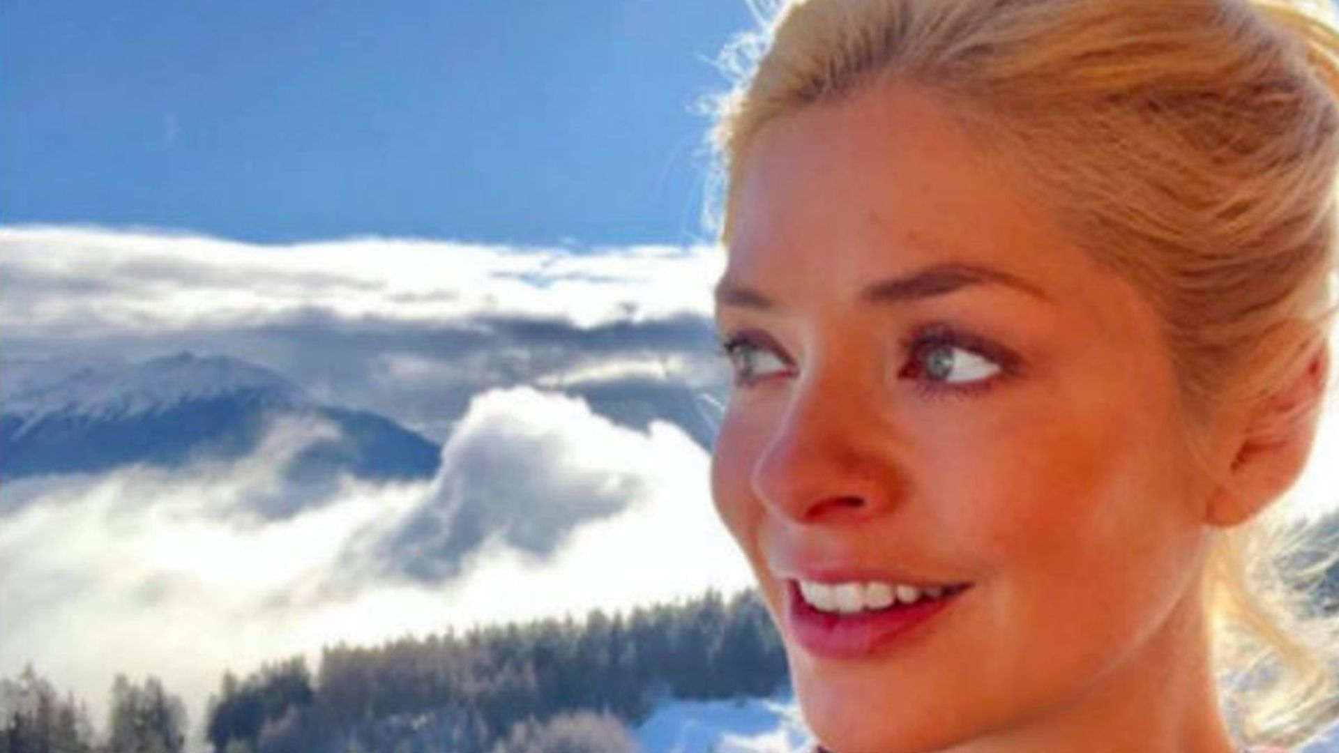 Holly Willoughby looks ultra-chic in ski gear on secret holiday